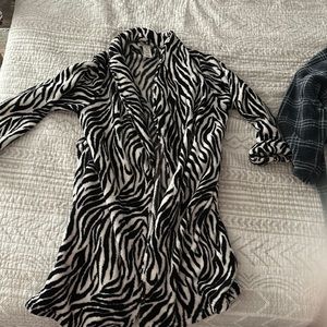 🦓 Zebra robe 🌟 brand new condition